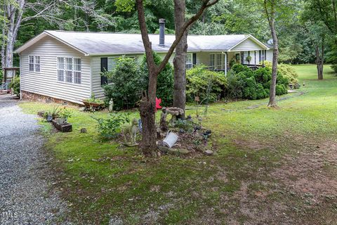 2849 Pheasant Run Road Haw River NC 27258