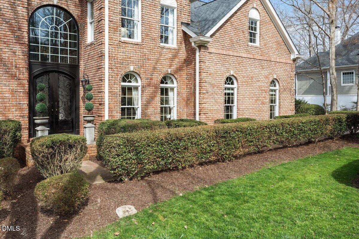 114 Large Oaks Drive