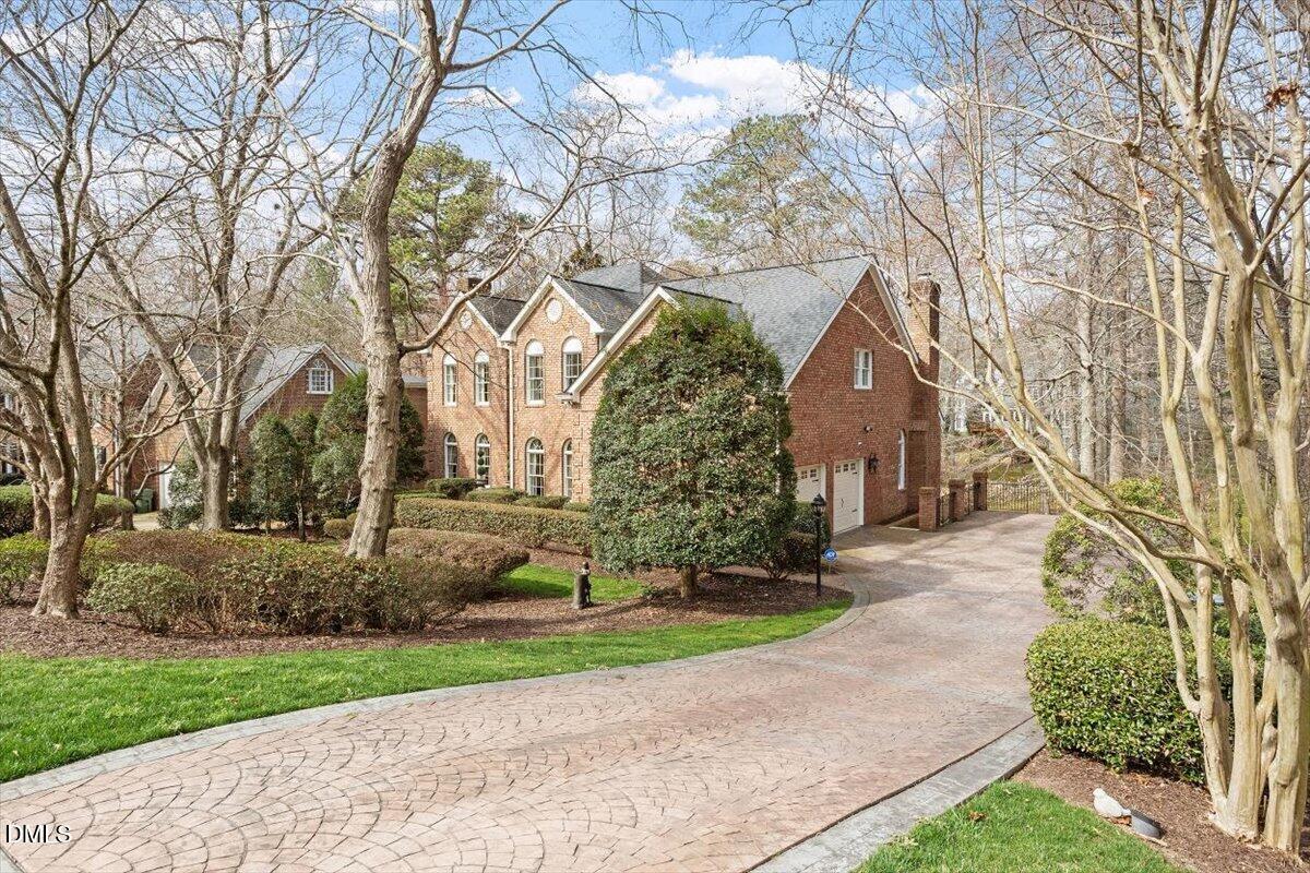 114 Large Oaks Drive