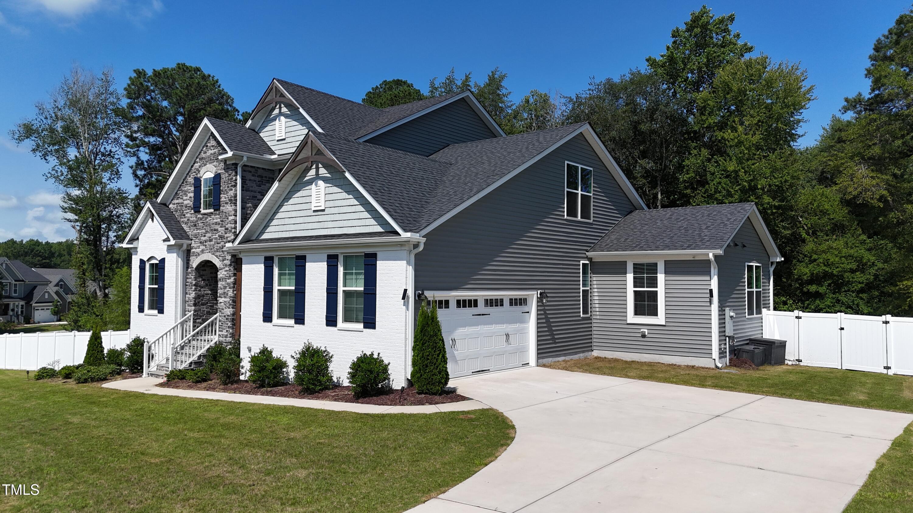 128 S Clearbrook Court
