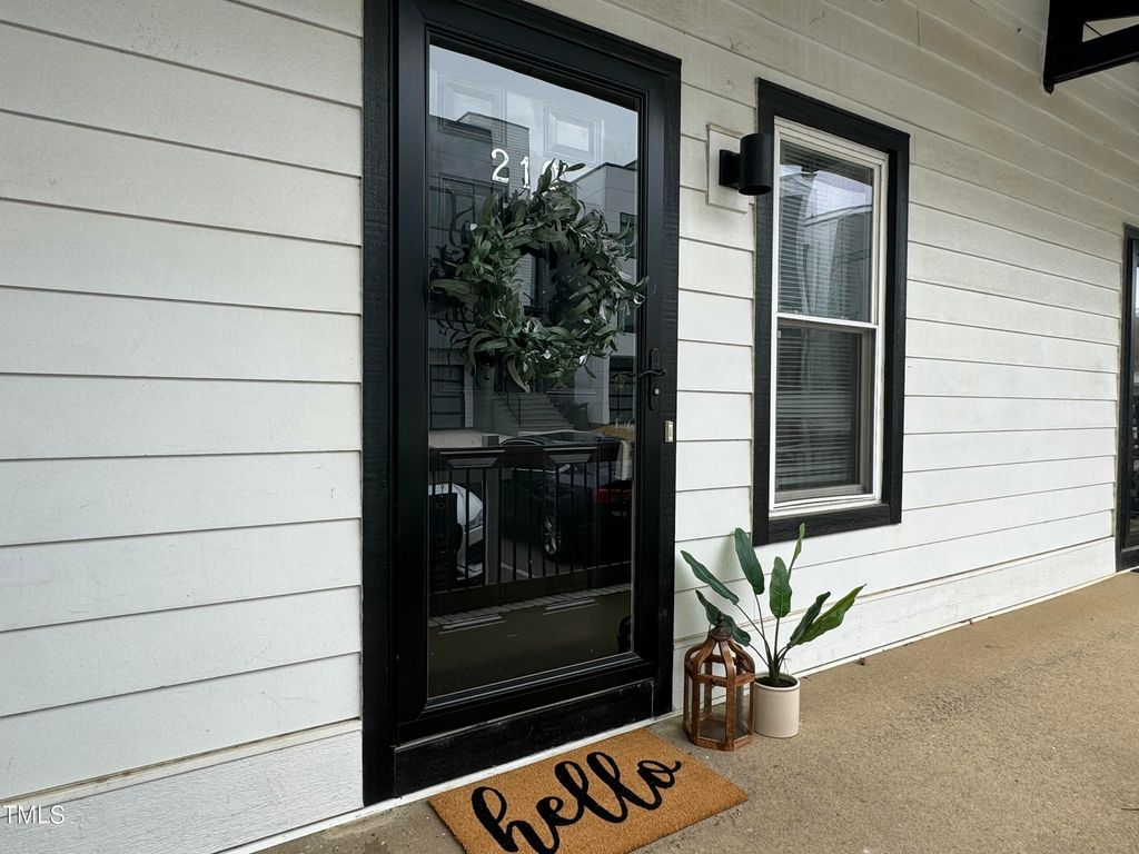 listing image 0