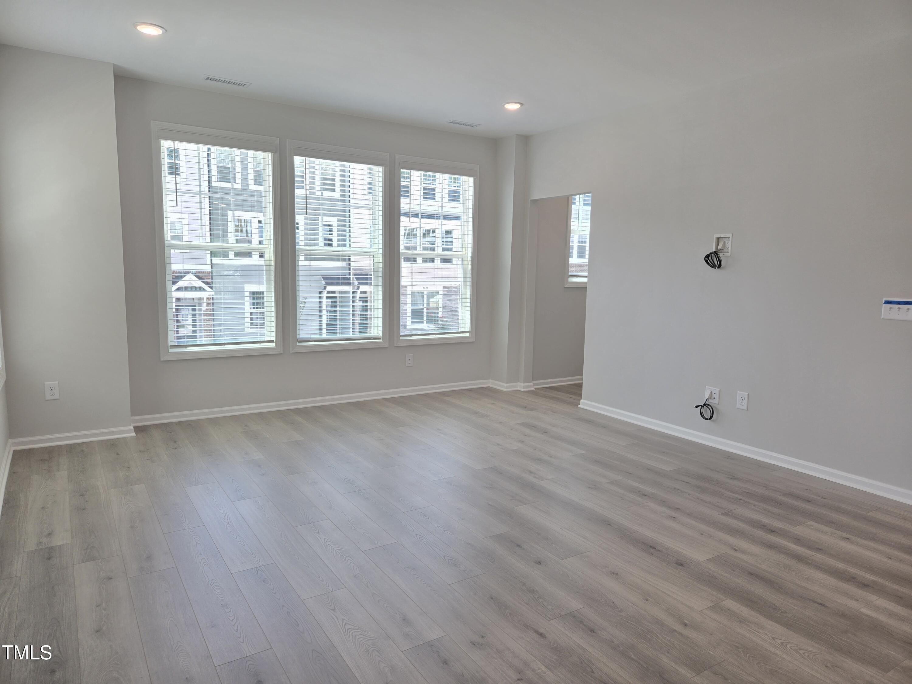 5016 Jowettes Walk Drive 19