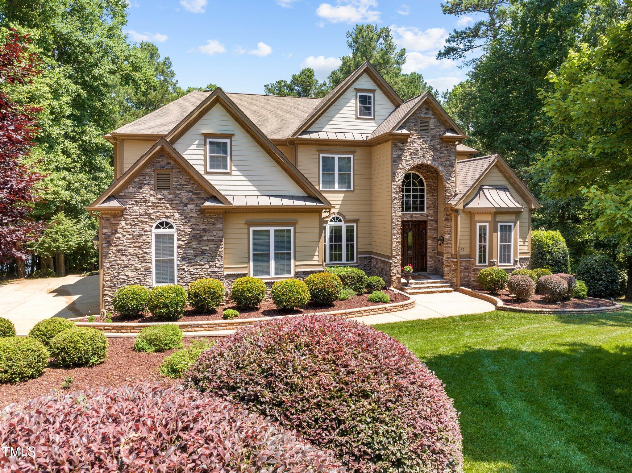 901 Edgewater Drive