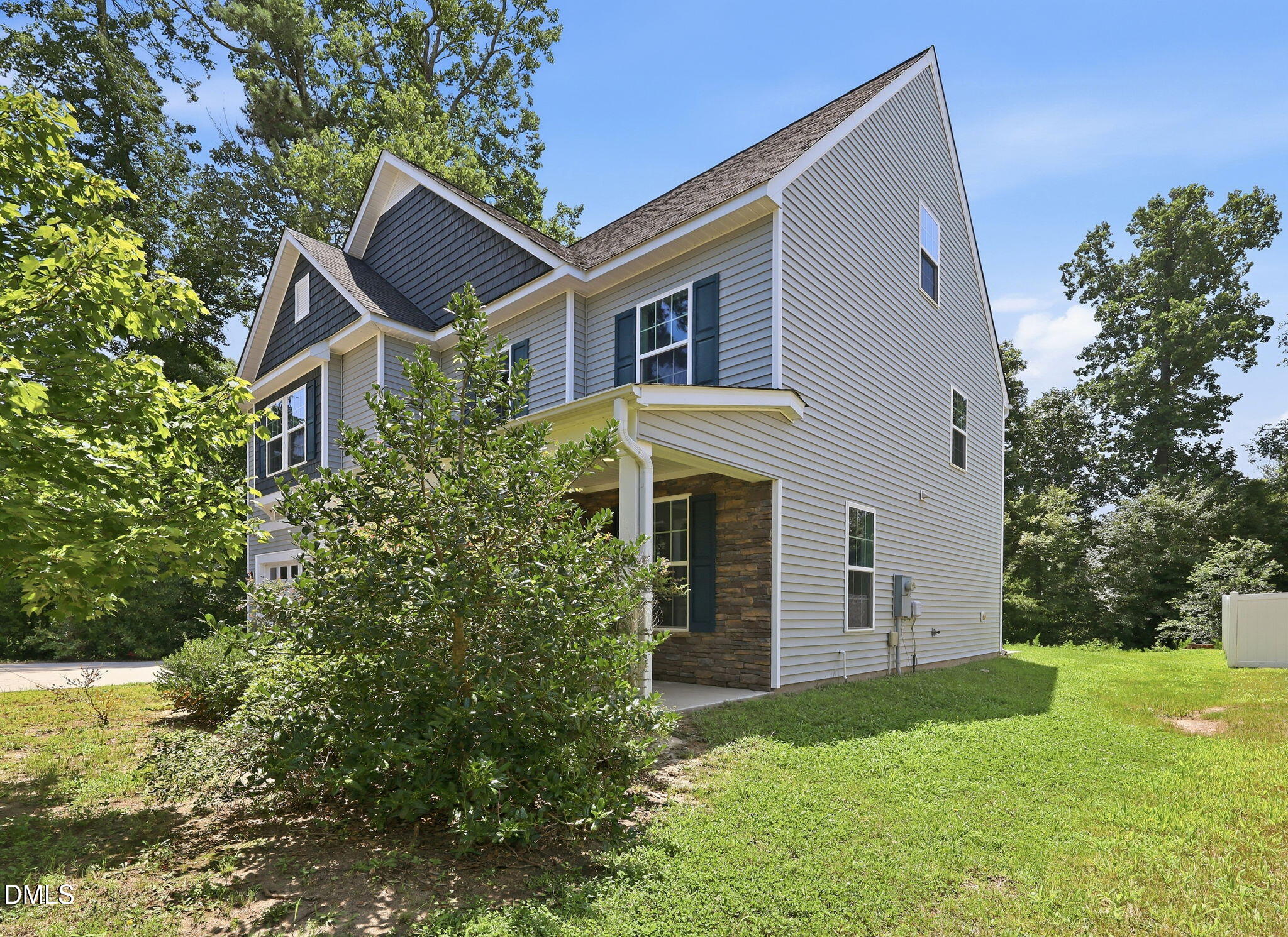 3401 Grosbeak Way