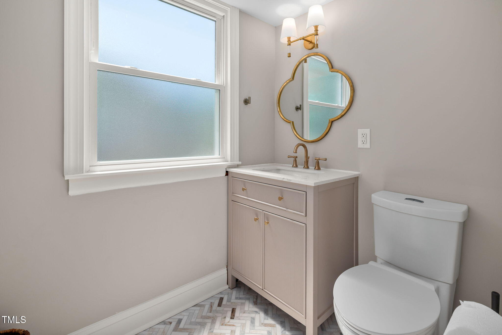 Raleigh, North Carolina 27609, United States, 4 Bedrooms Bedrooms, ,3 BathroomsBathrooms,Residential,Pending,203341