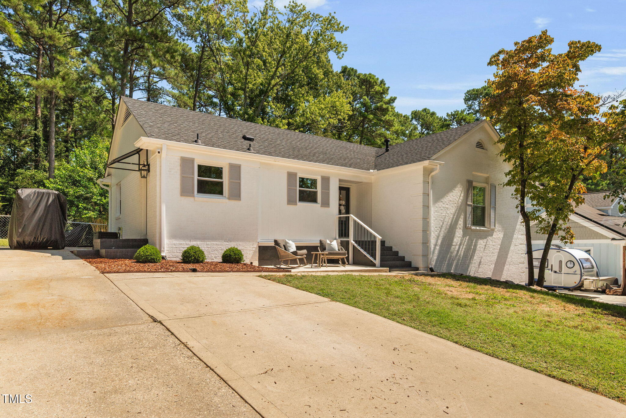 Raleigh, North Carolina 27609, United States, 4 Bedrooms Bedrooms, ,3 BathroomsBathrooms,Residential,Pending,203341