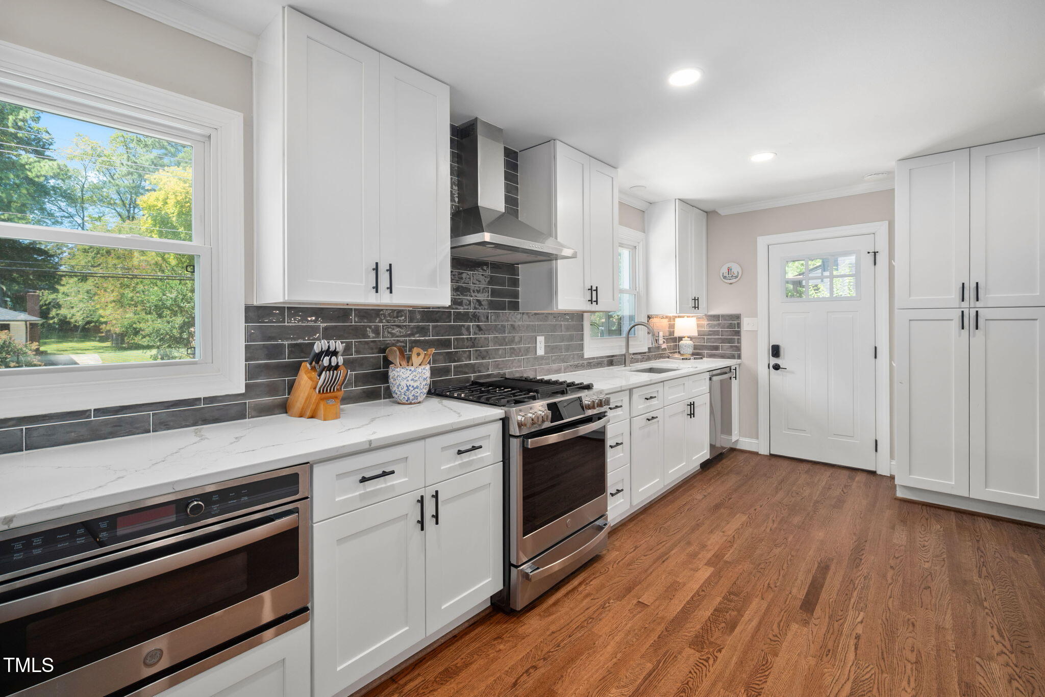 Raleigh, North Carolina 27609, United States, 4 Bedrooms Bedrooms, ,3 BathroomsBathrooms,Residential,Pending,203341