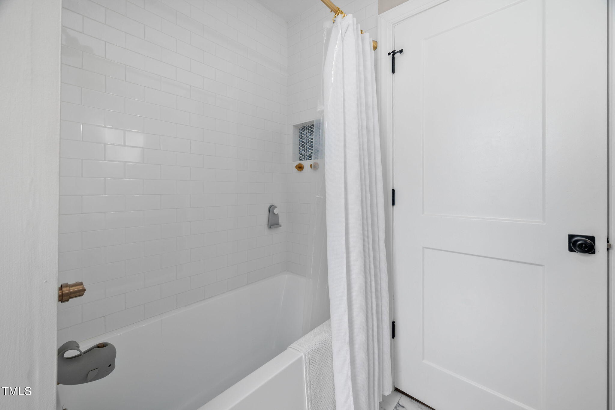 Raleigh, North Carolina 27609, United States, 4 Bedrooms Bedrooms, ,3 BathroomsBathrooms,Residential,Pending,203341