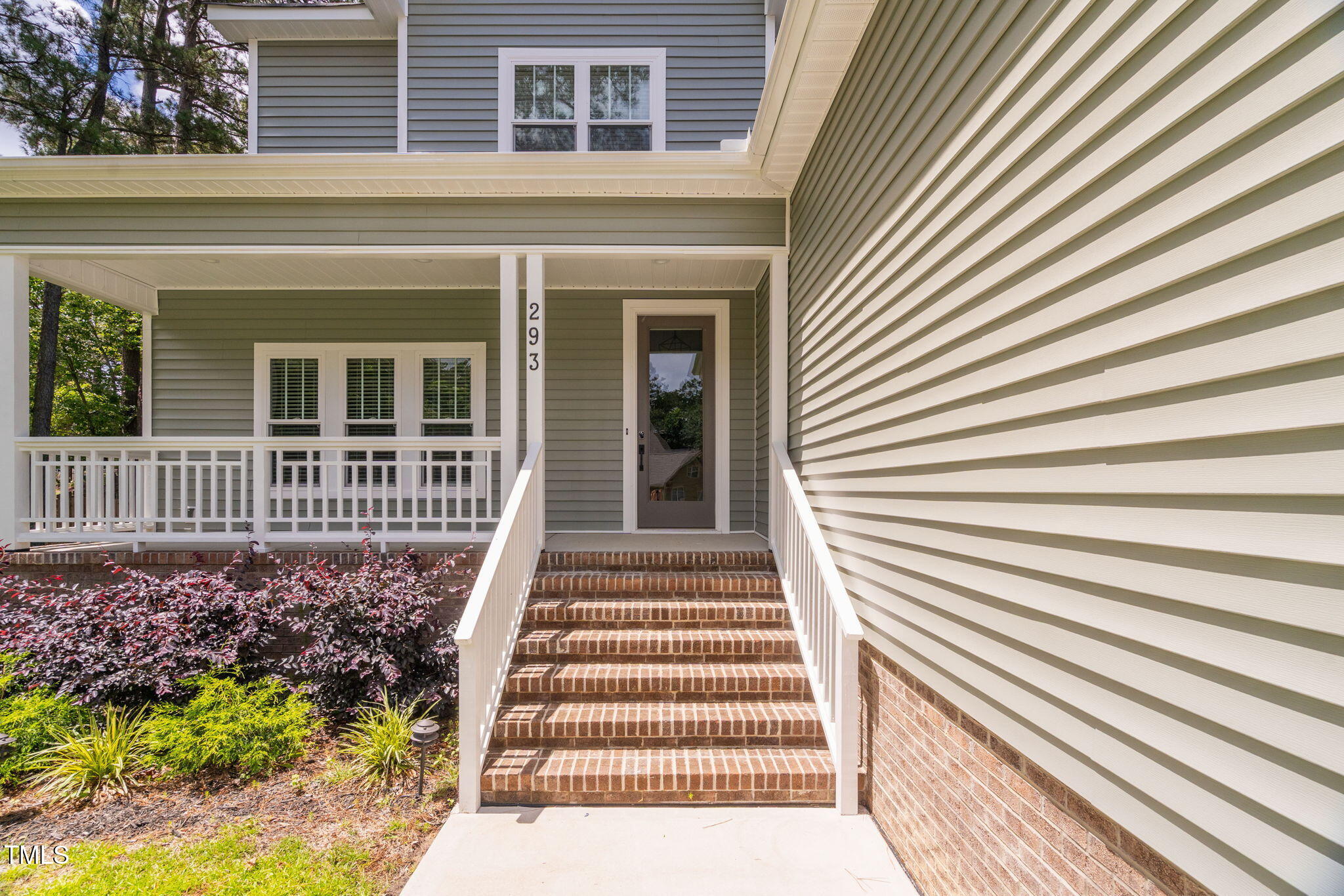 293 Carolina Oaks Avenue