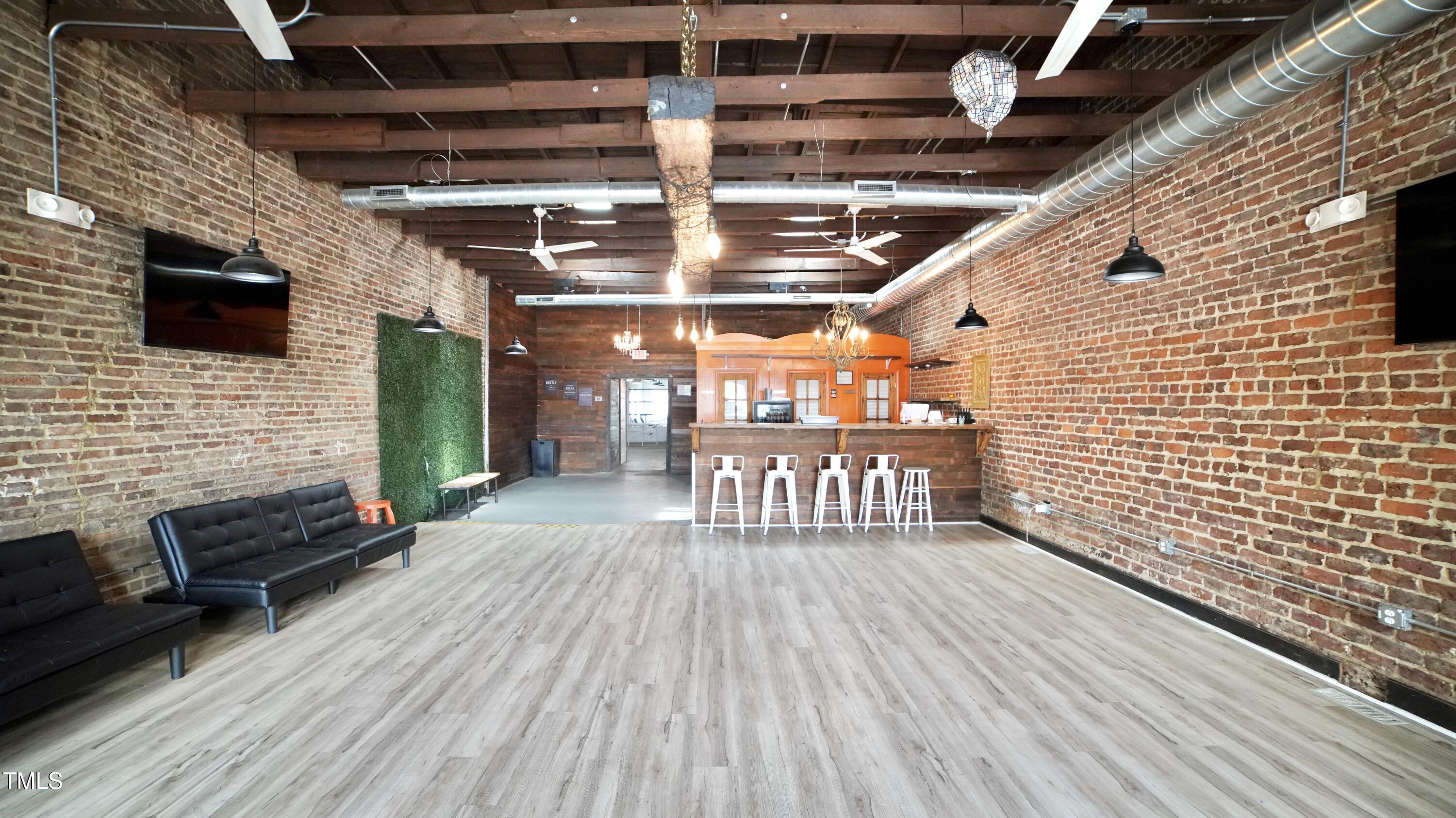 123 S Railroad Avenue