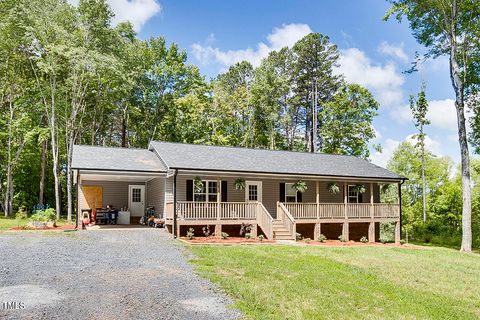 Single Family Residence in Randleman NC 1038 Hub Morris Road 1.jpg