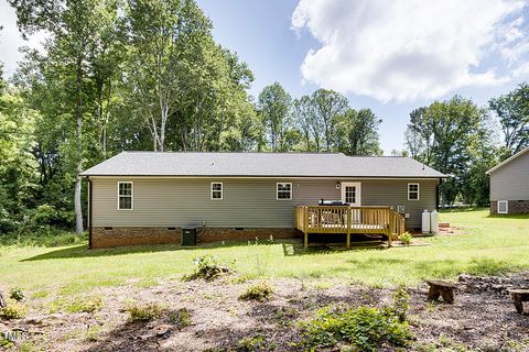 Single Family Residence in Randleman NC 1038 Hub Morris Road 8.jpg