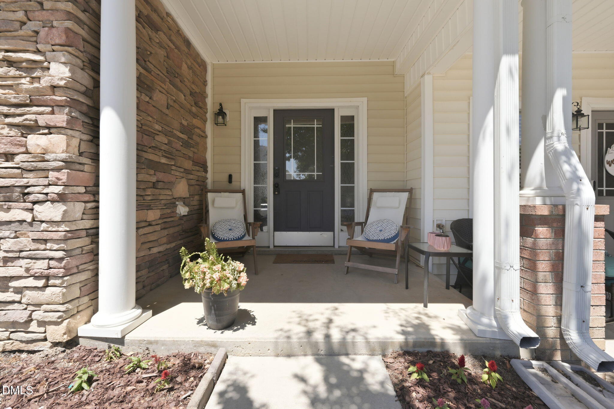 4019 Comrie Lane