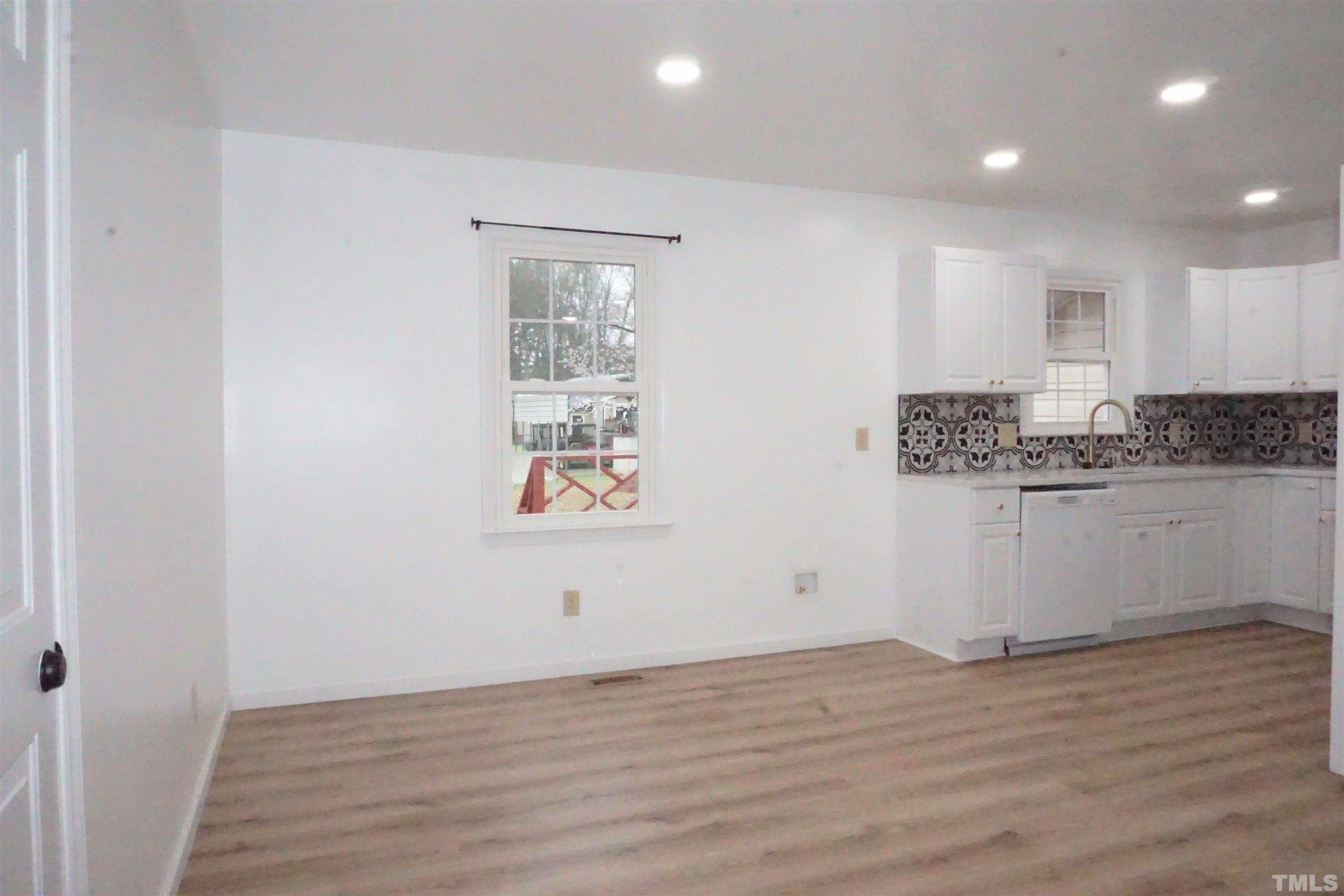Photo 5 of 14 of 406 Quail Run Drive house