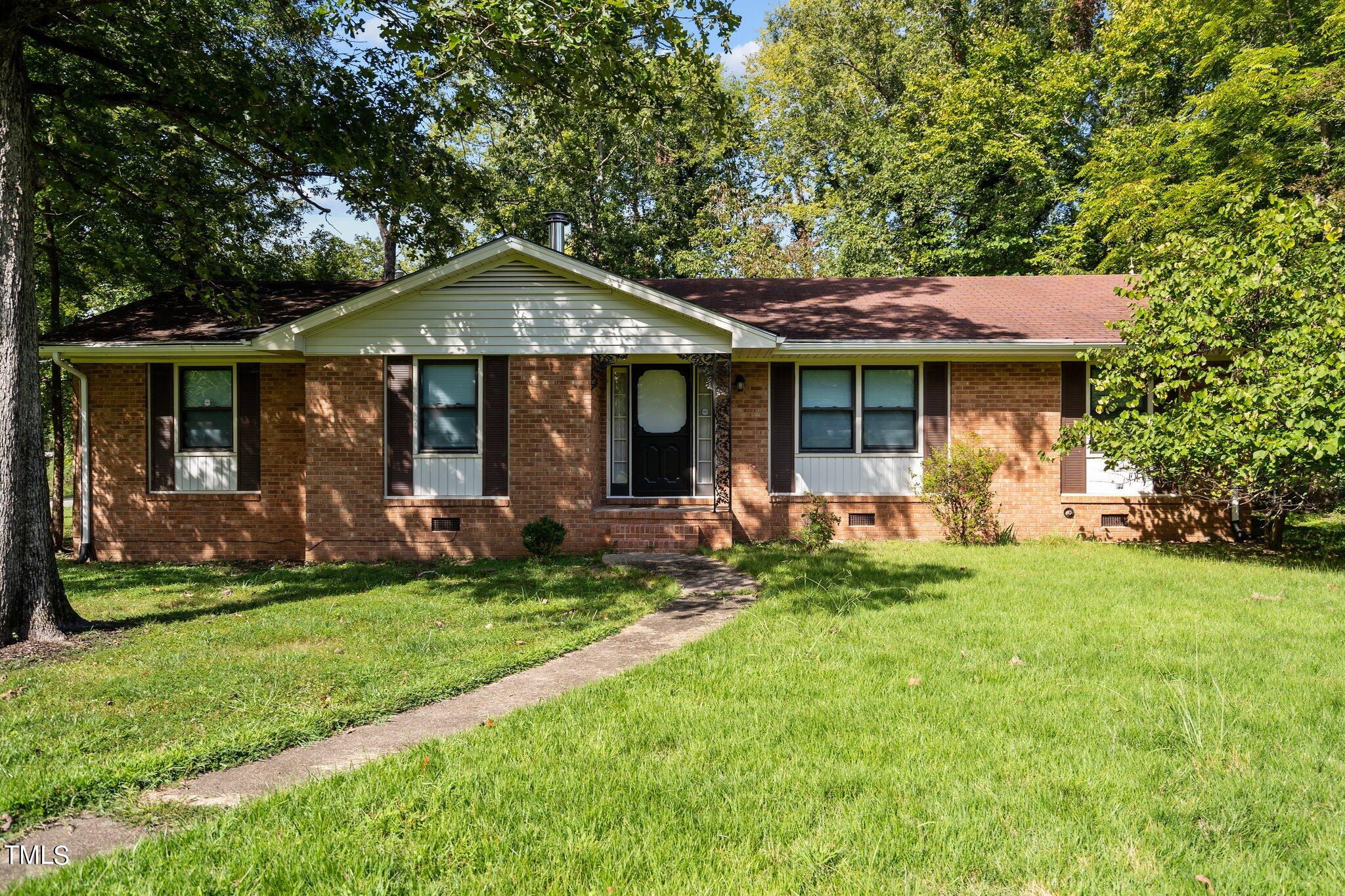 401 Crestview Dr Drive