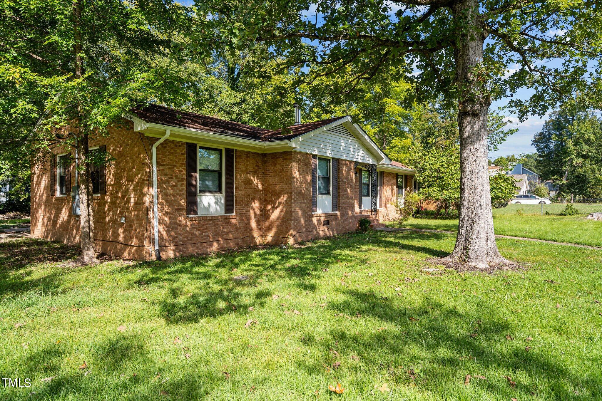 401 Crestview Dr Drive