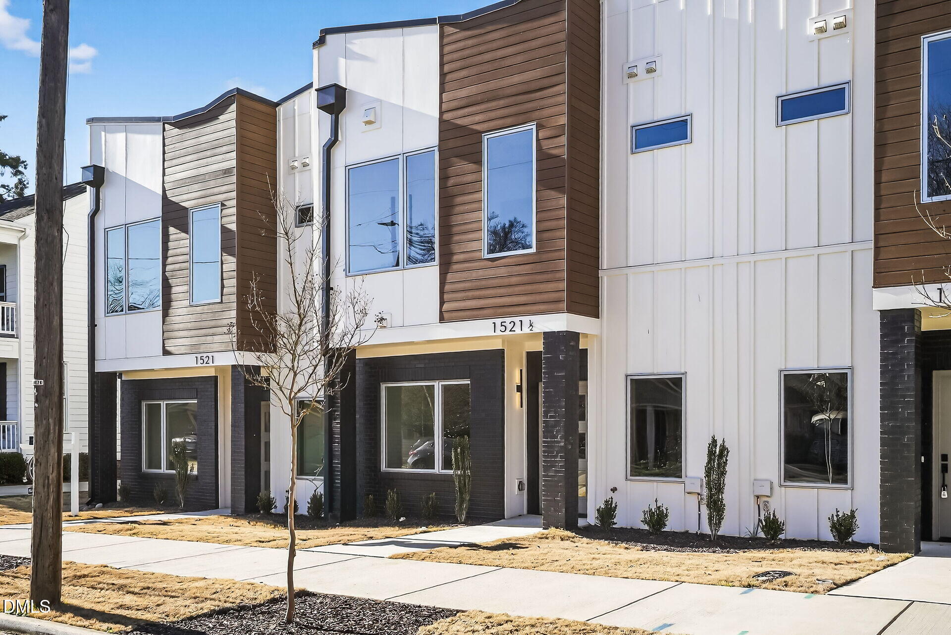 1521 1/2 Sunrise Avenue