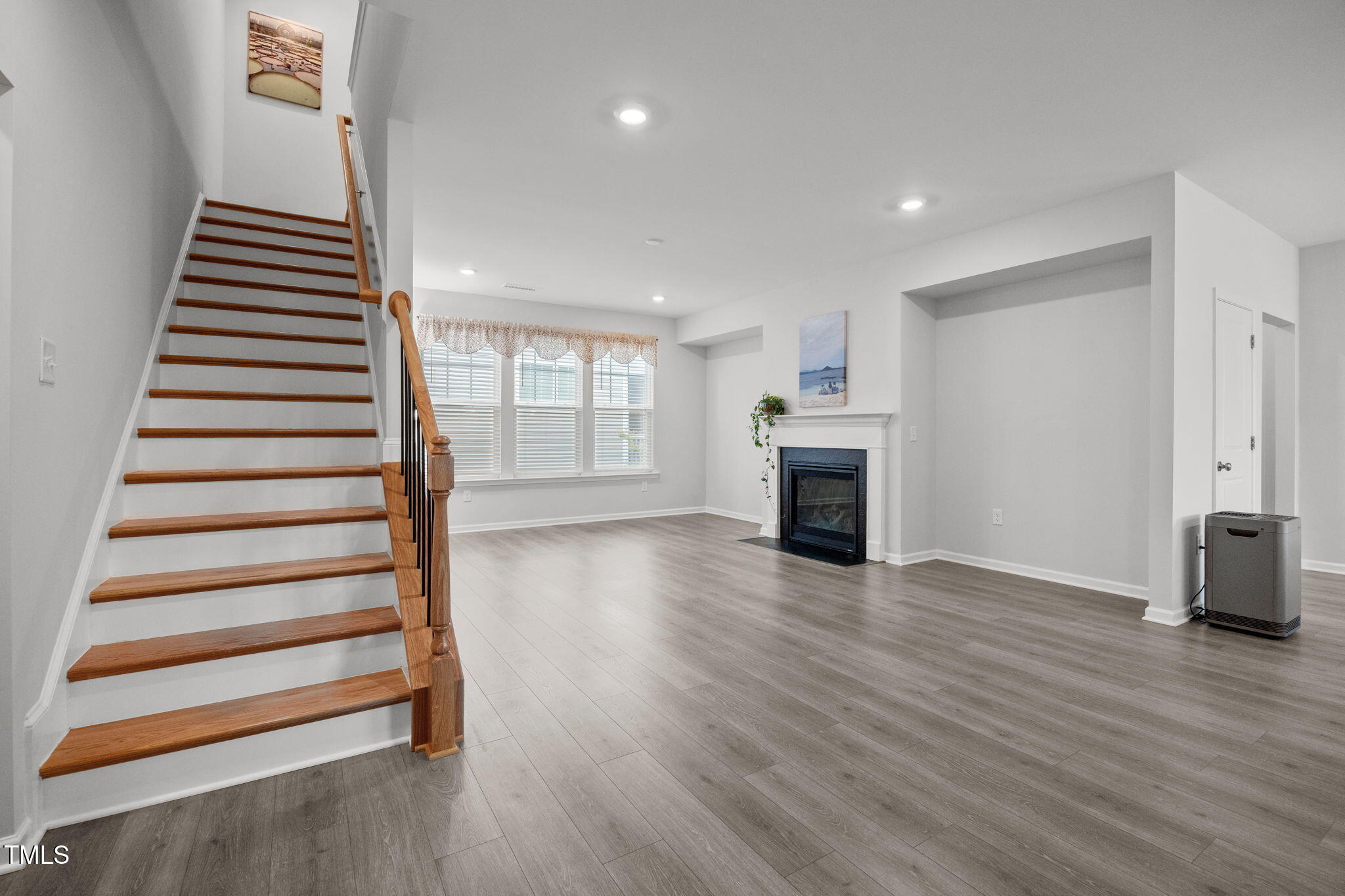 7125 Crested Iris Place