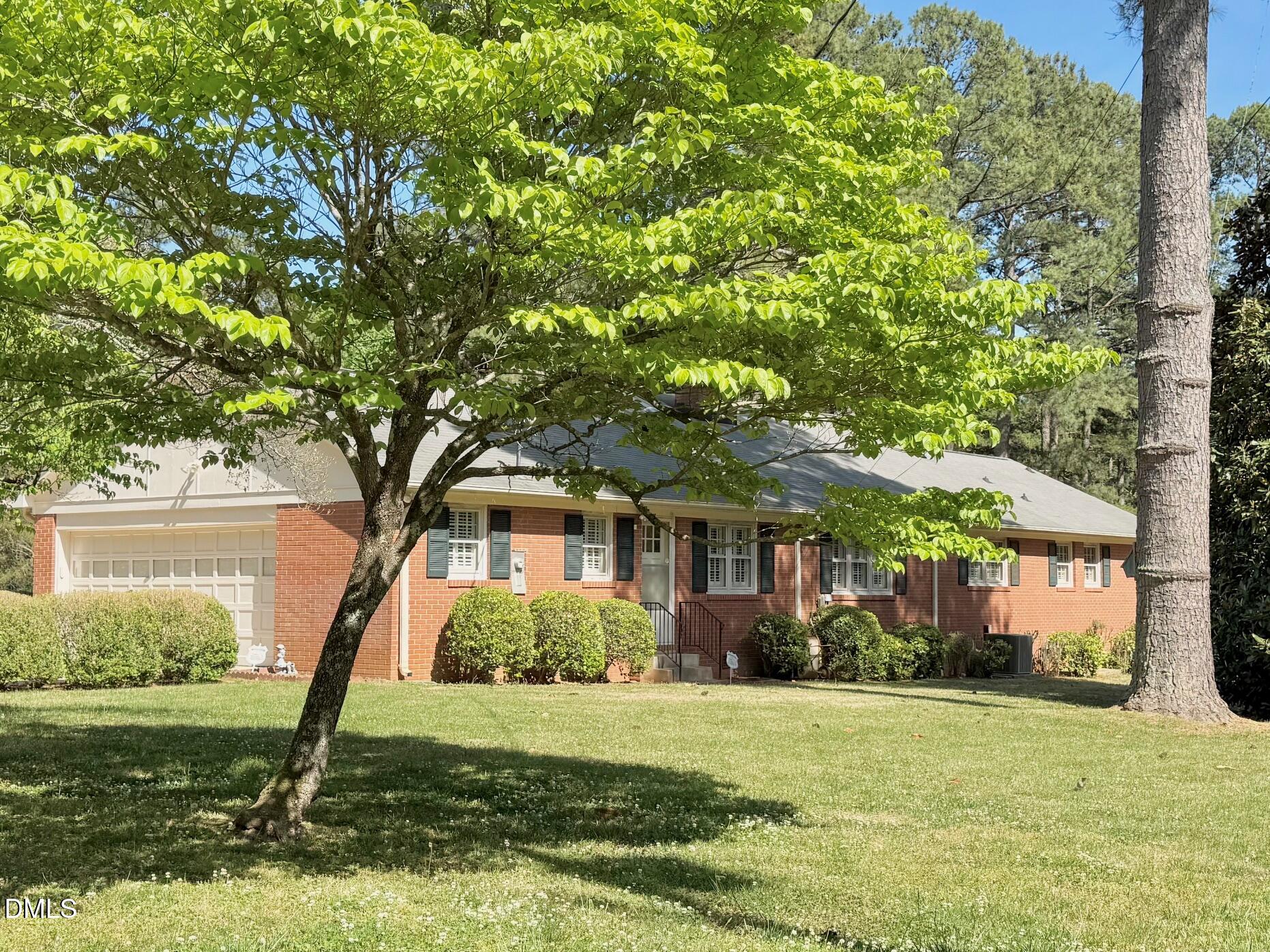 1604 Crescent Drive