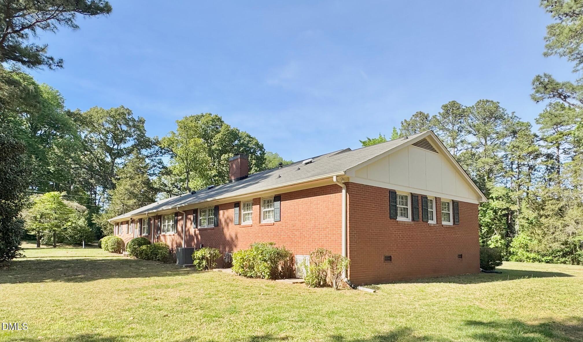 1604 Crescent Drive