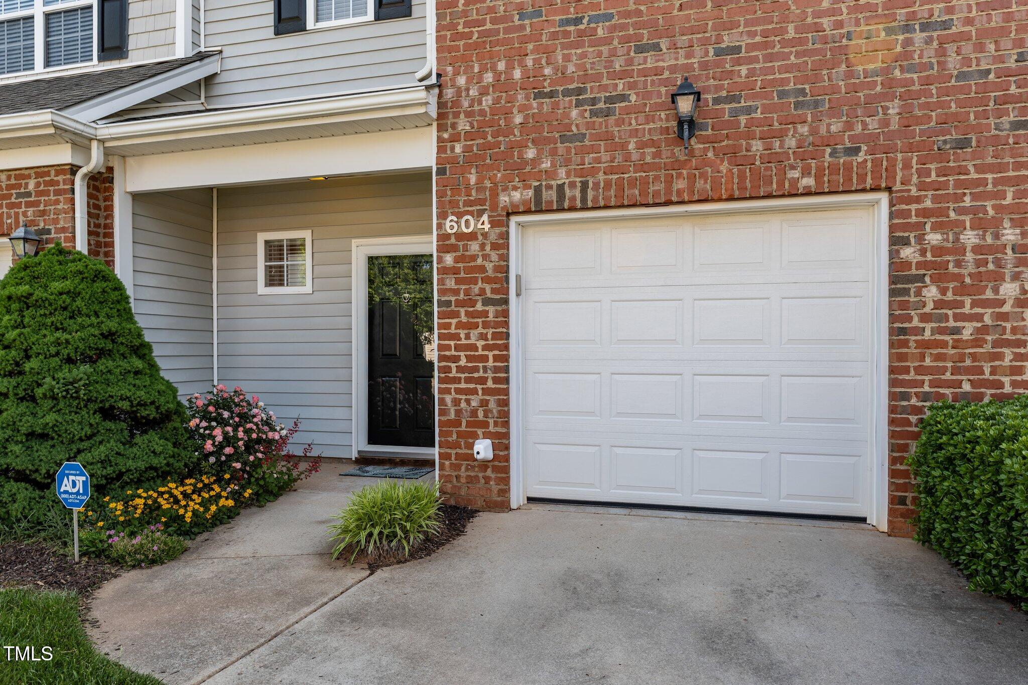 604 Oakfield Trail