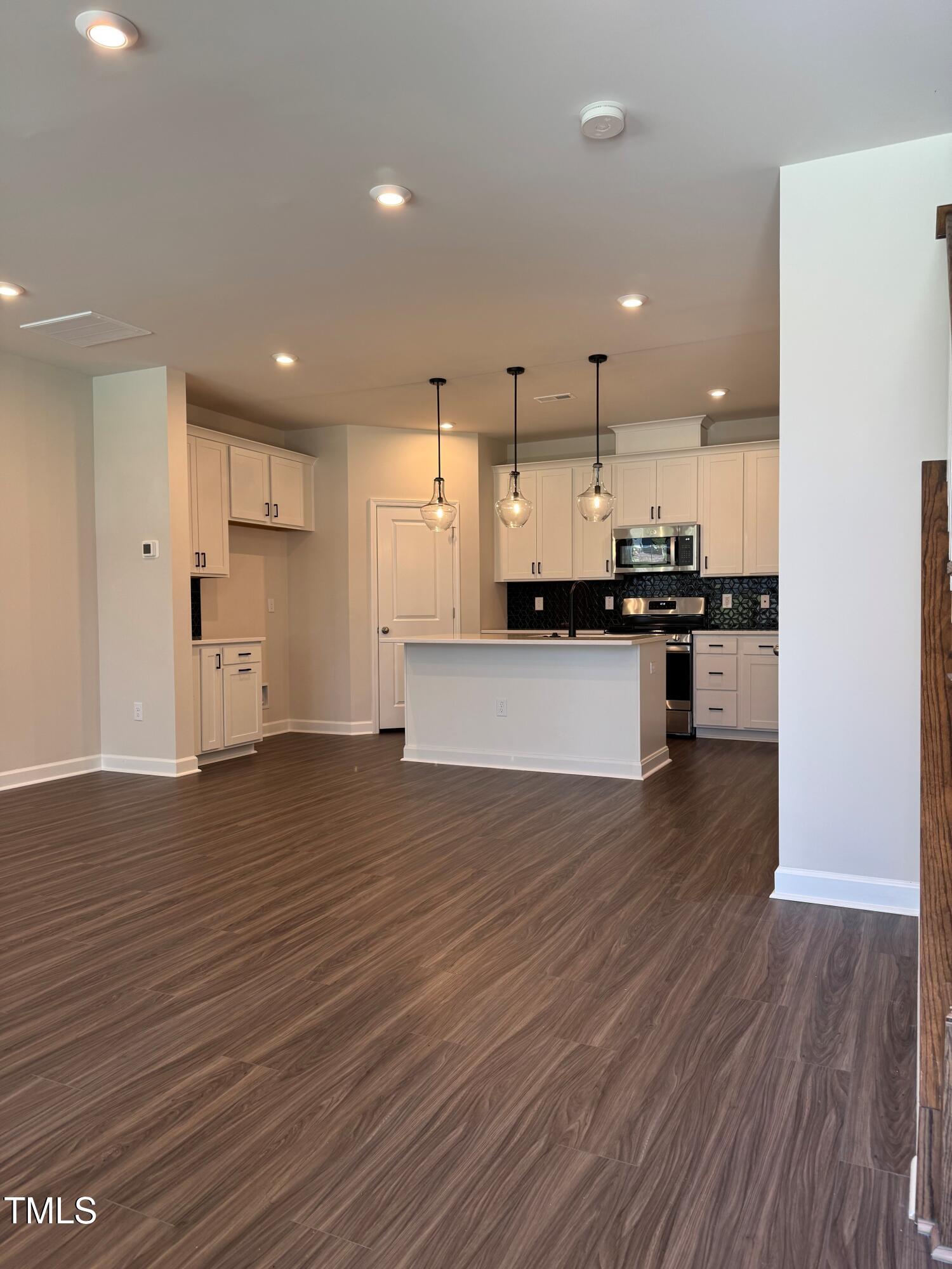 604 Hyperion Alley