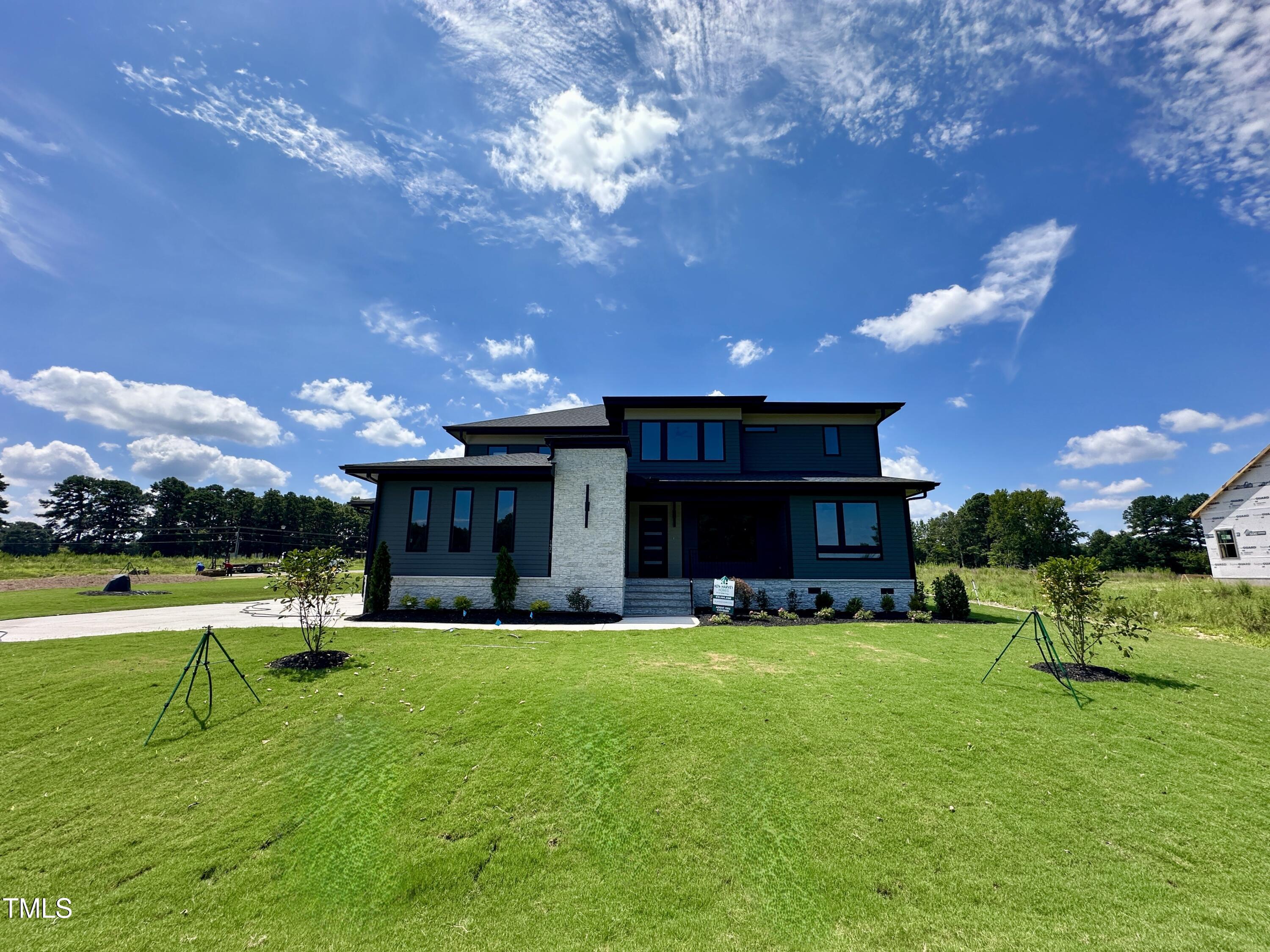 130 Broadleaf Lane