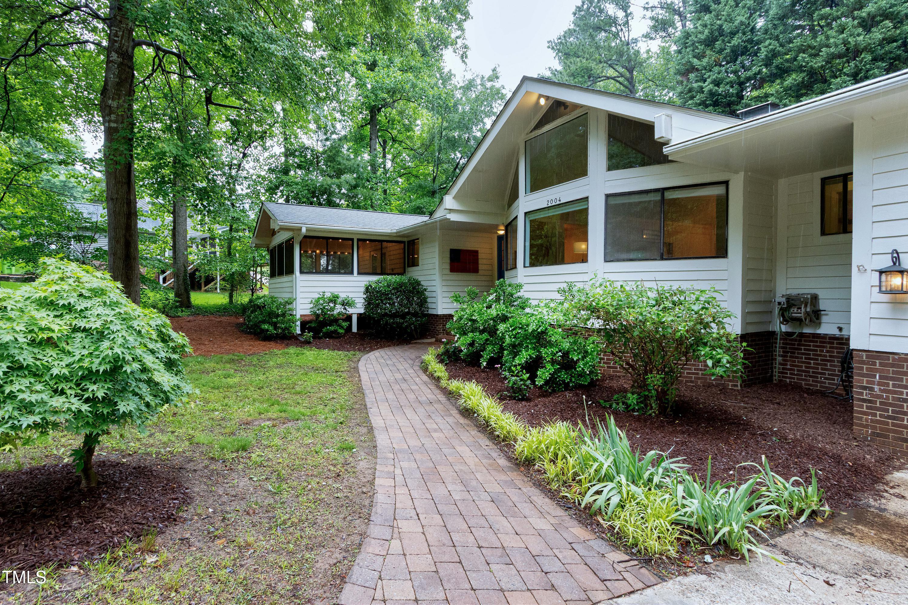 2004 Flagstone Place