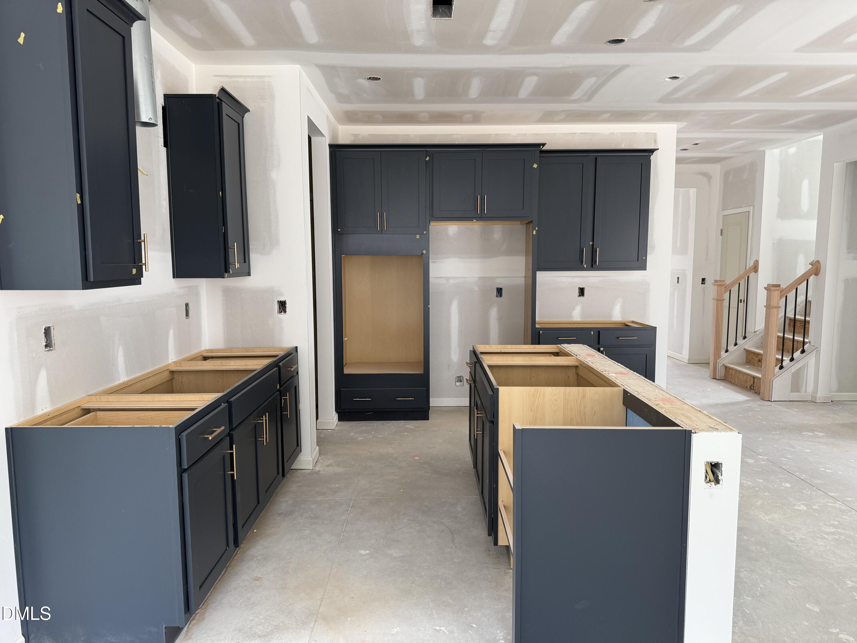 932 Fetching Place 348