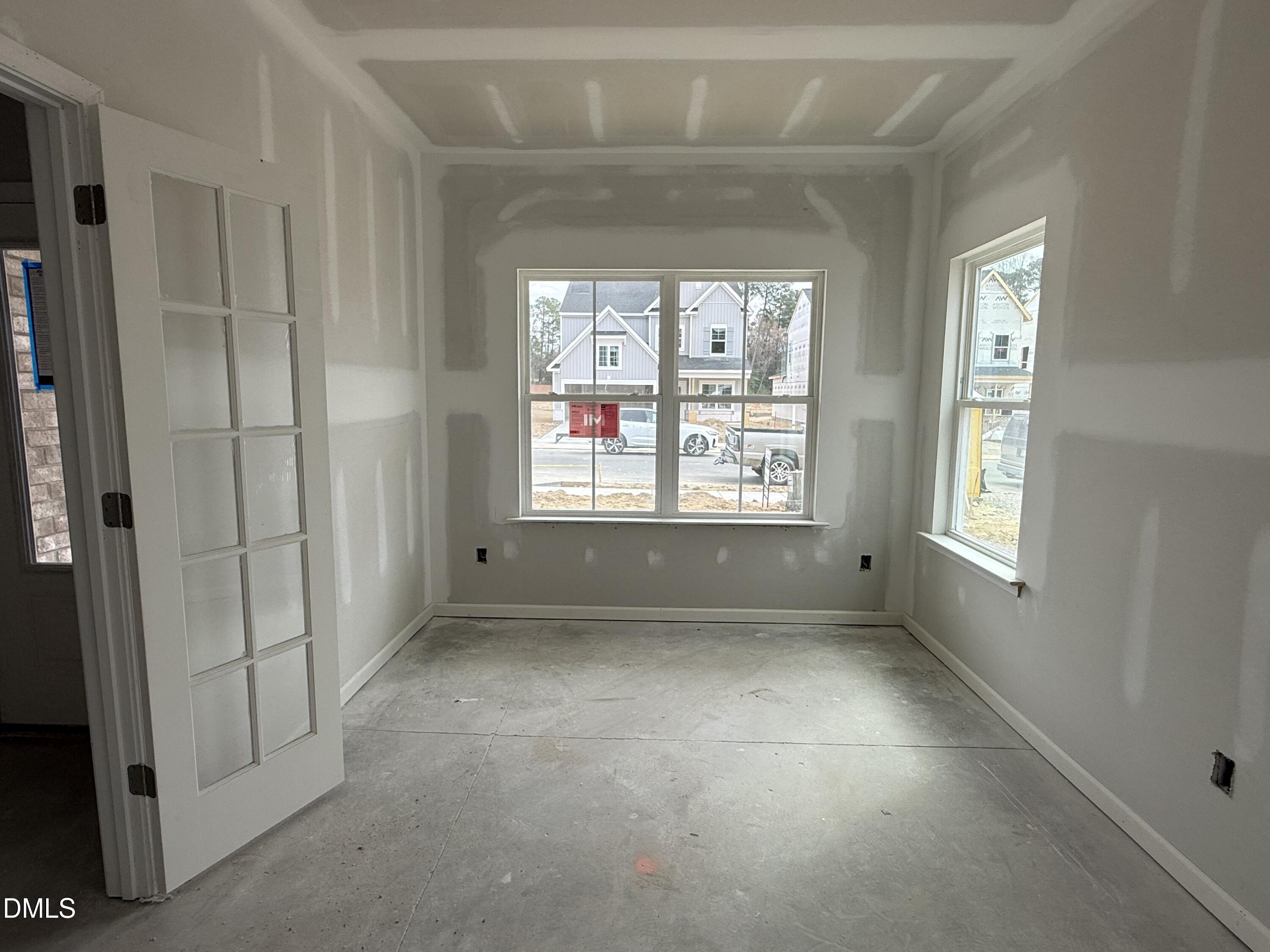 932 Fetching Place 348