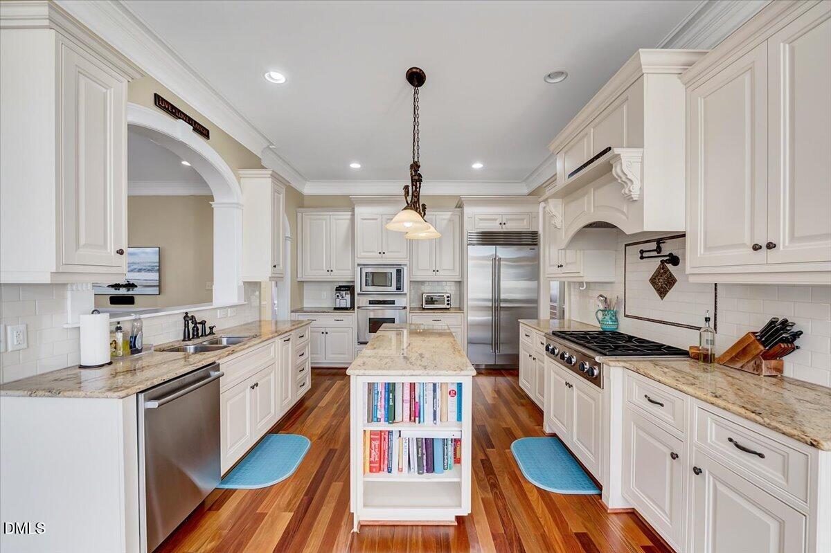 101 Foxdale Grant Court