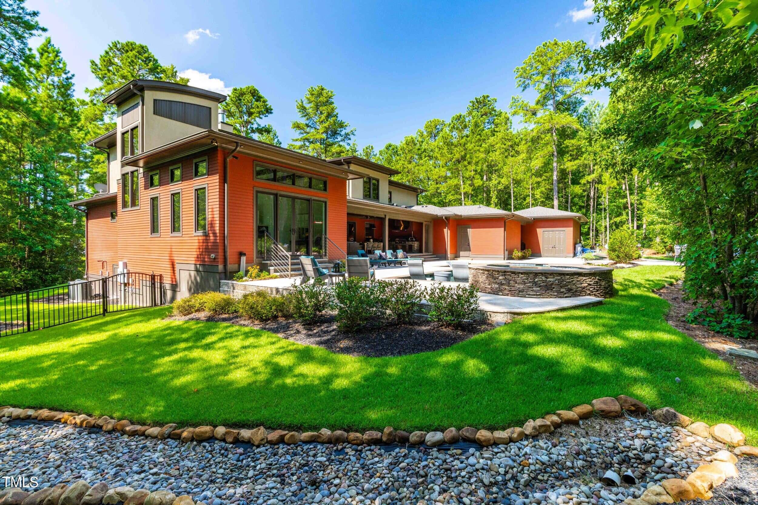261 Lexington Dr