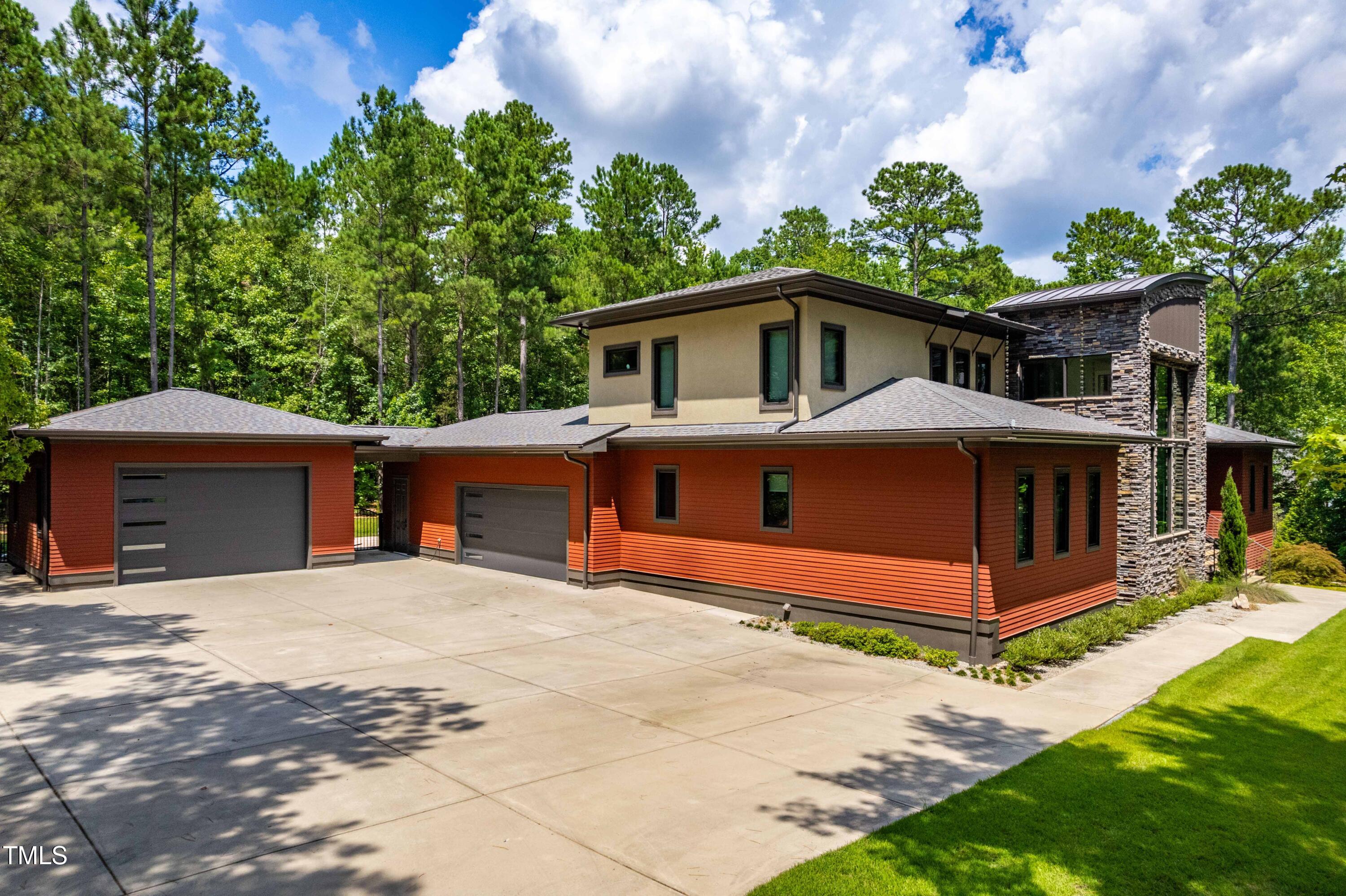 261 Lexington Dr