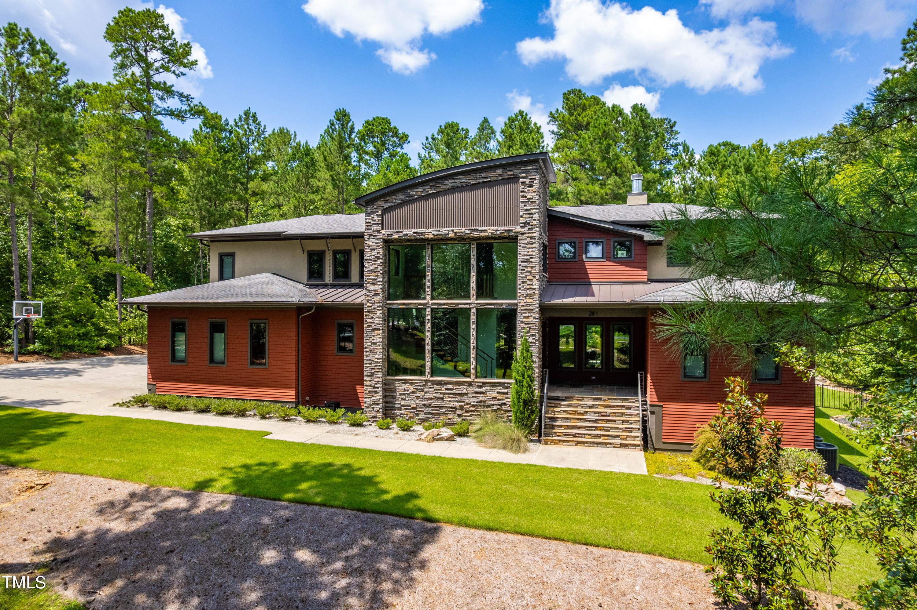 261 Lexington Dr