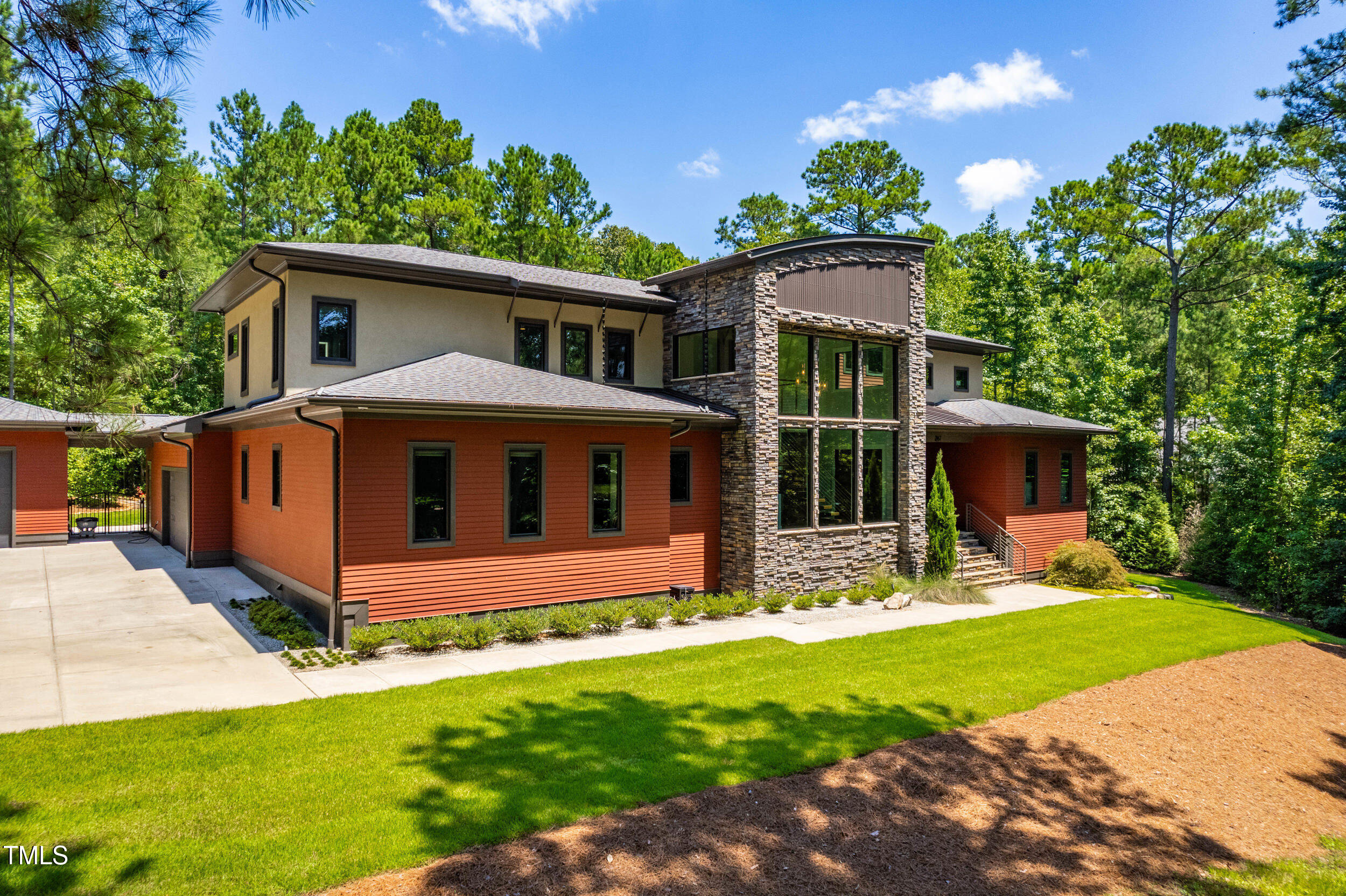 261 Lexington Dr