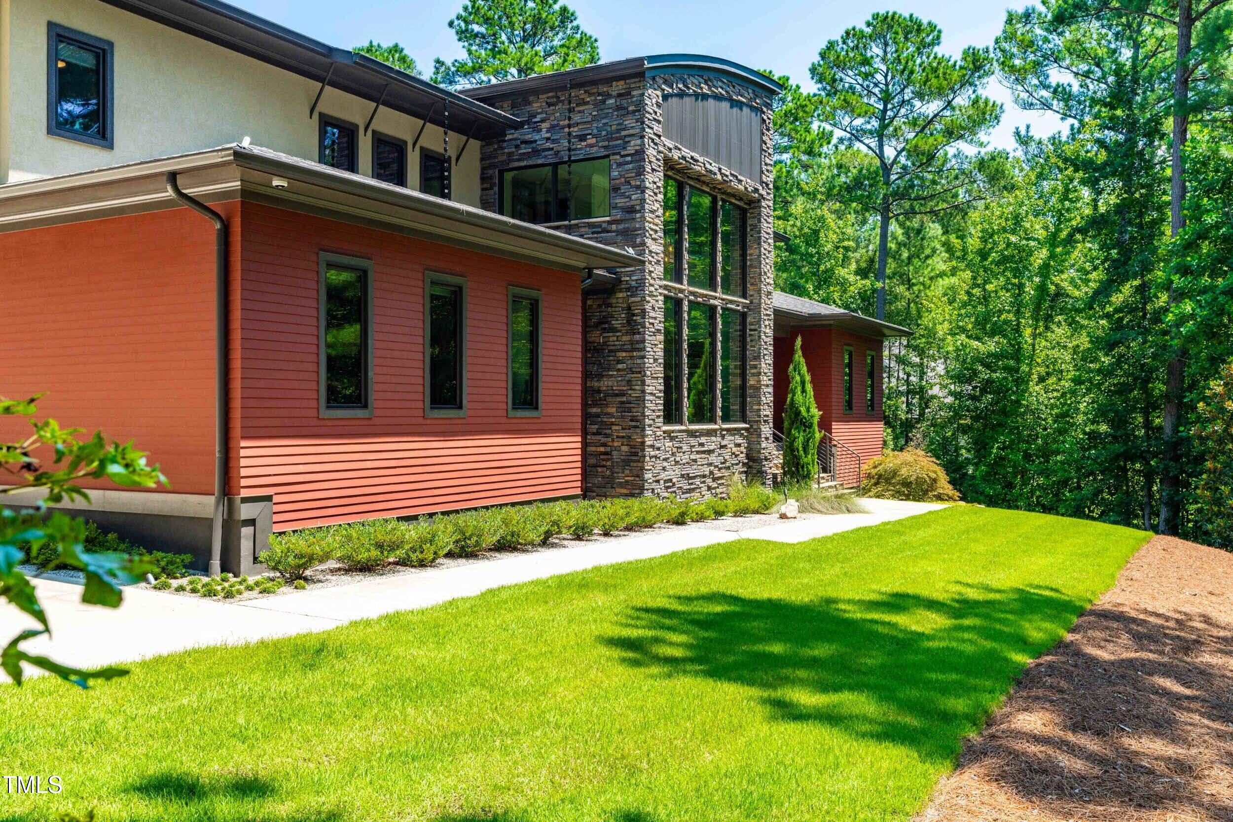 261 Lexington Dr