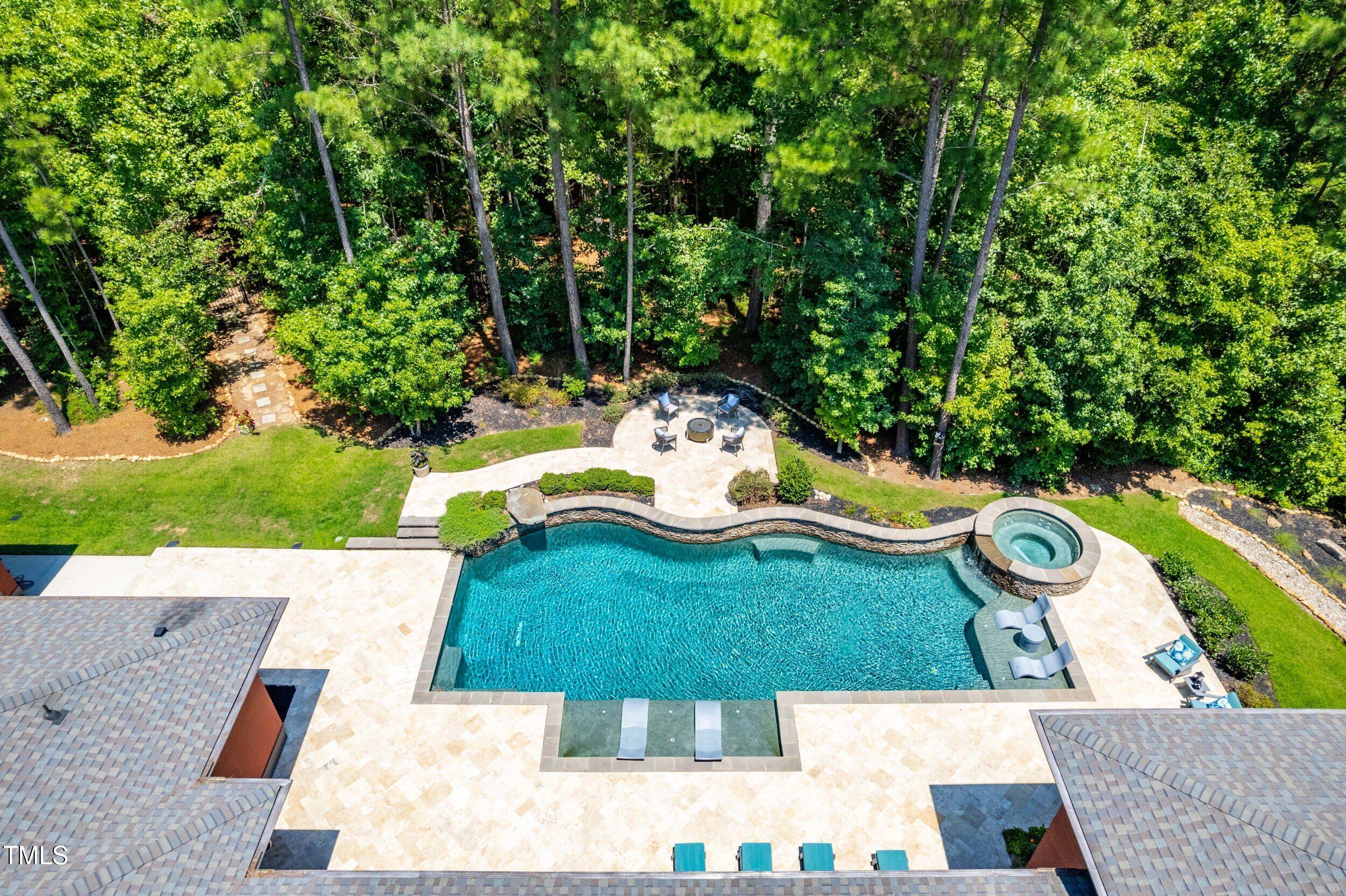 261 Lexington Dr