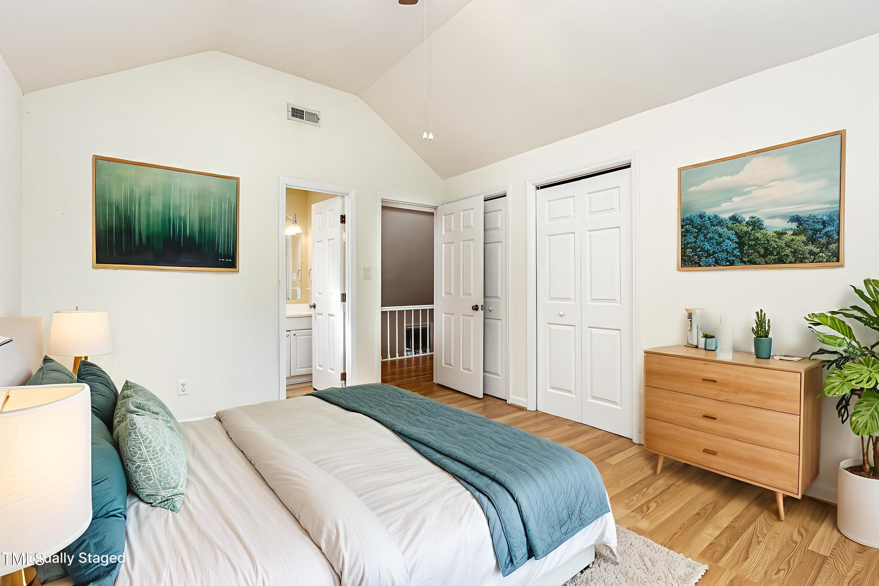 1015 Boathouse Court