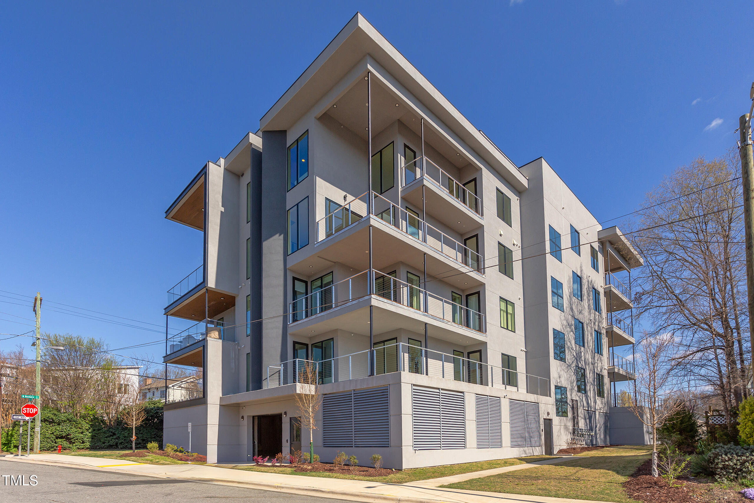 600 N Roxboro Street 43