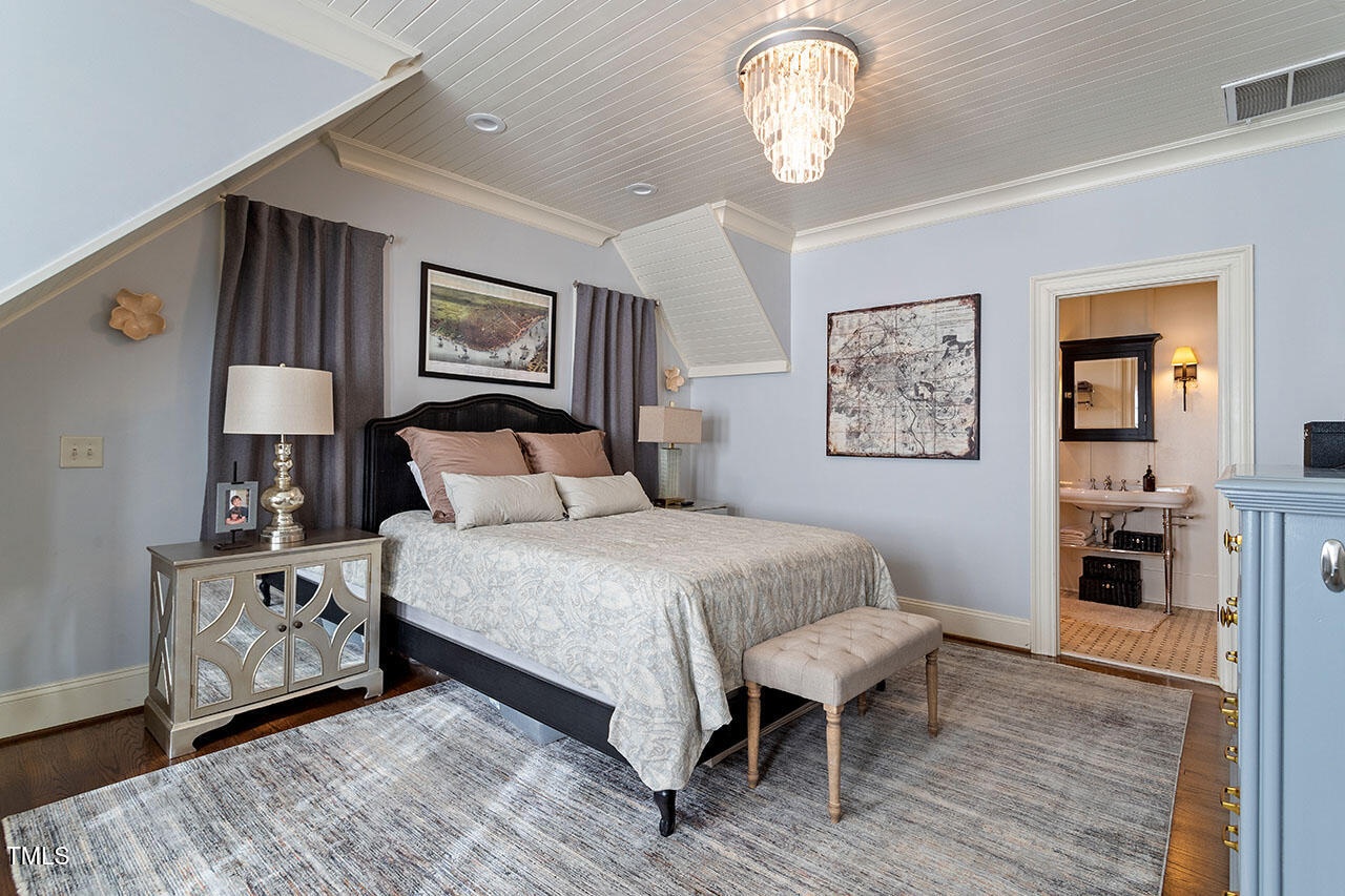 Raleigh, North Carolina 27608, United States, 5 Bedrooms Bedrooms, ,6 BathroomsBathrooms,Residential,Pending,27920