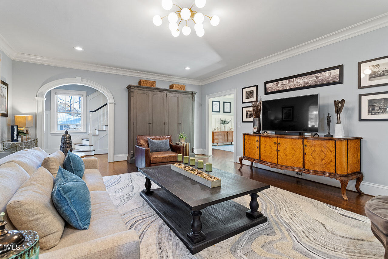 Raleigh, North Carolina 27608, United States, 5 Bedrooms Bedrooms, ,6 BathroomsBathrooms,Residential,Pending,27920