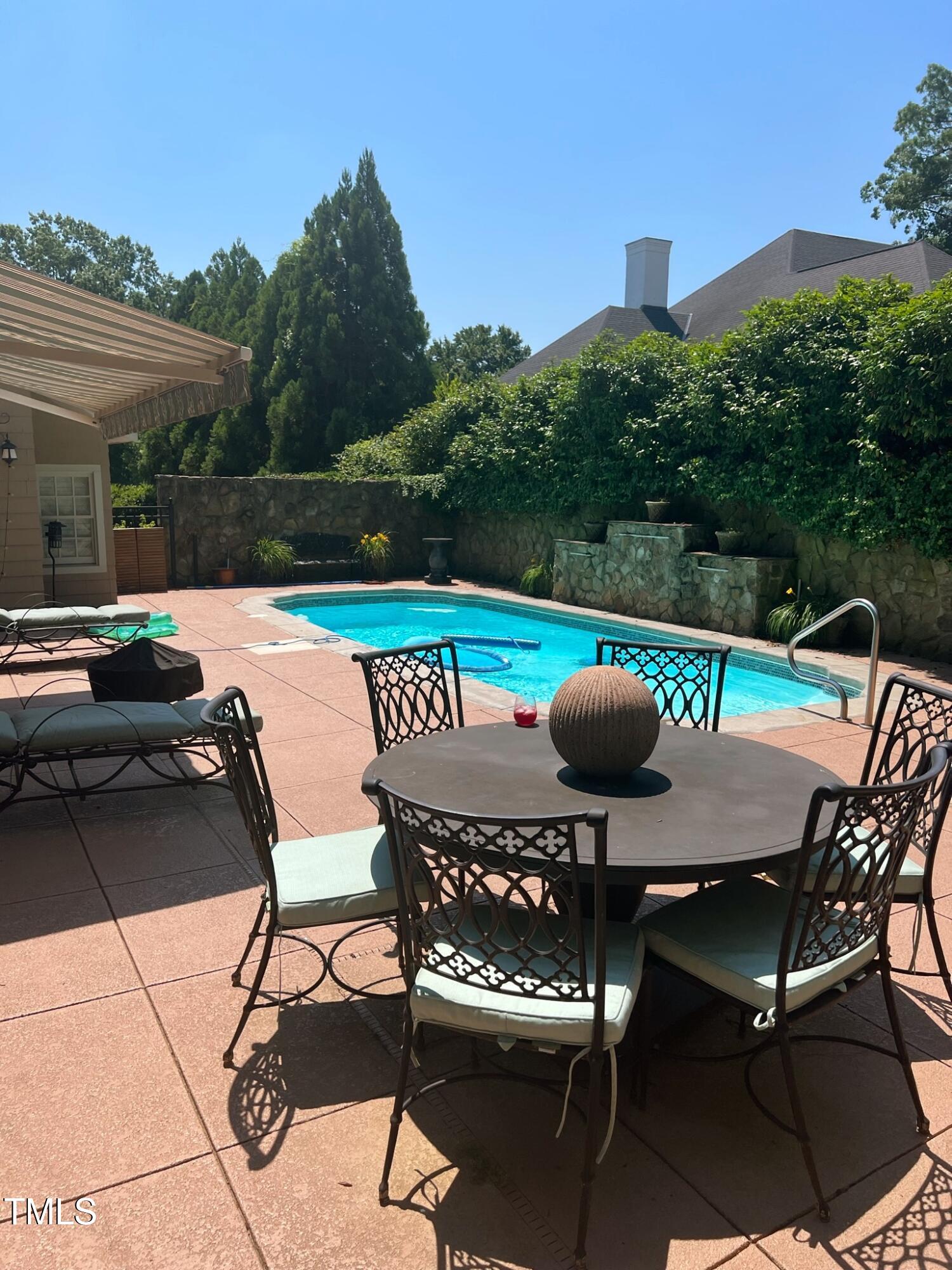 Raleigh, North Carolina 27608, United States, 5 Bedrooms Bedrooms, ,6 BathroomsBathrooms,Residential,Pending,27920