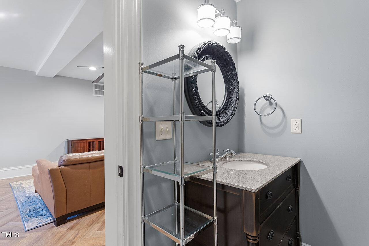 Raleigh, North Carolina 27608, United States, 5 Bedrooms Bedrooms, ,6 BathroomsBathrooms,Residential,Pending,27920