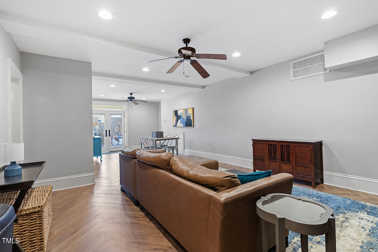 Raleigh, North Carolina 27608, United States, 5 Bedrooms Bedrooms, ,6 BathroomsBathrooms,Residential,Pending,27920