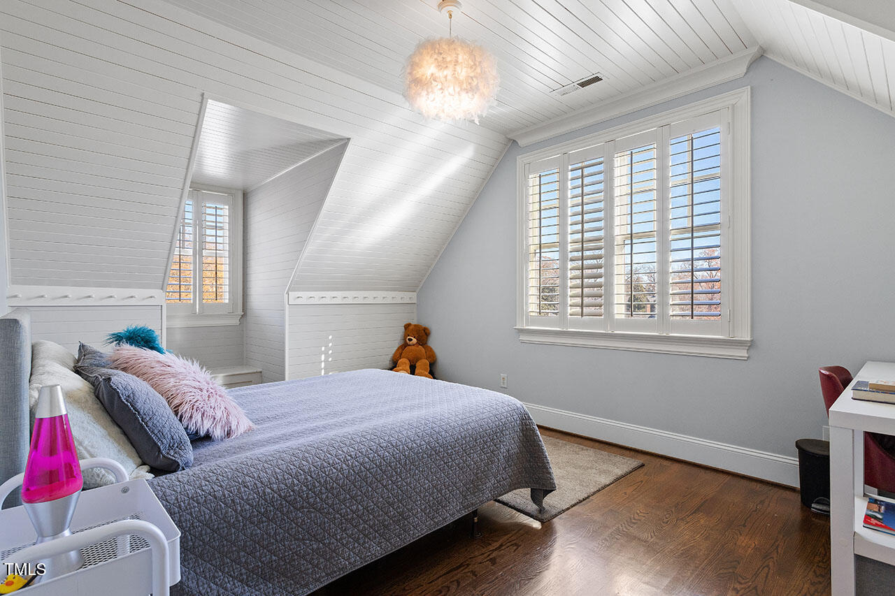 Raleigh, North Carolina 27608, United States, 5 Bedrooms Bedrooms, ,6 BathroomsBathrooms,Residential,Pending,27920