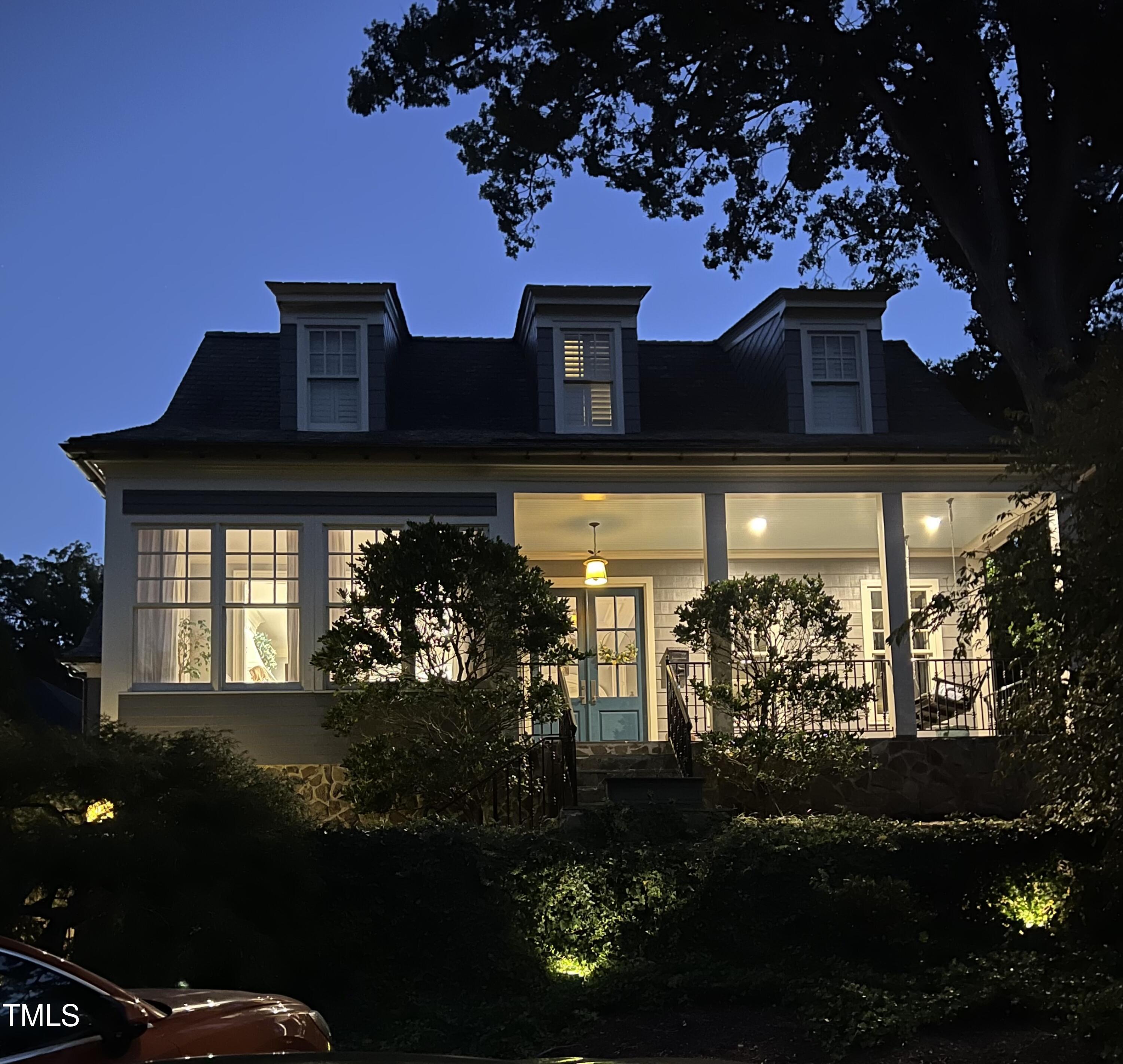 Raleigh, North Carolina 27608, United States, 5 Bedrooms Bedrooms, ,6 BathroomsBathrooms,Residential,Pending,27920