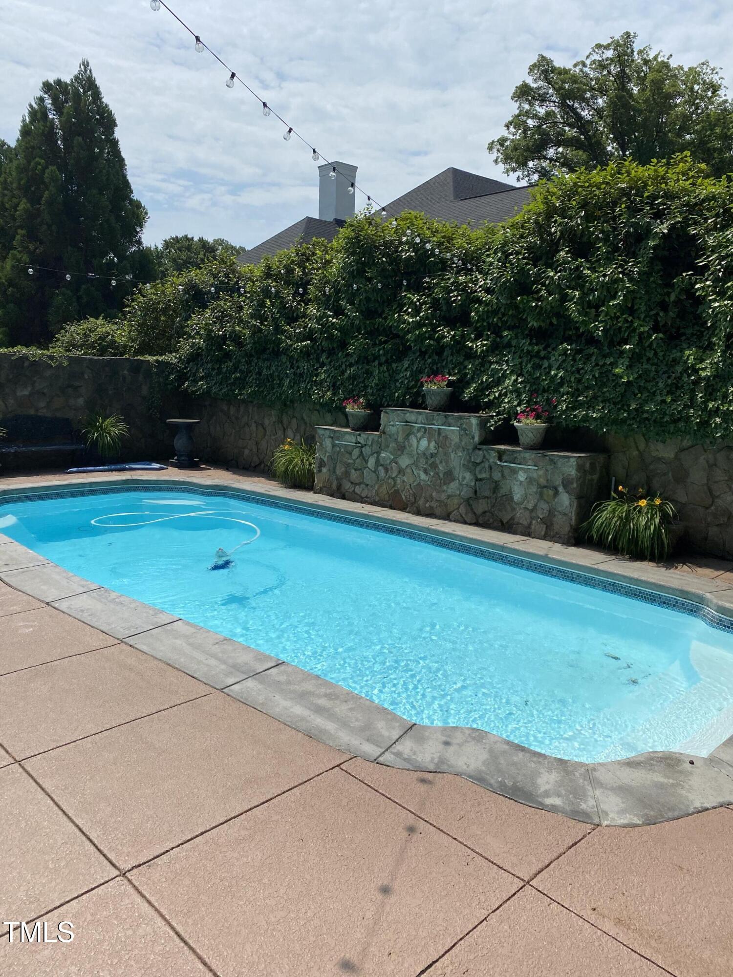 Raleigh, North Carolina 27608, United States, 5 Bedrooms Bedrooms, ,6 BathroomsBathrooms,Residential,Pending,27920