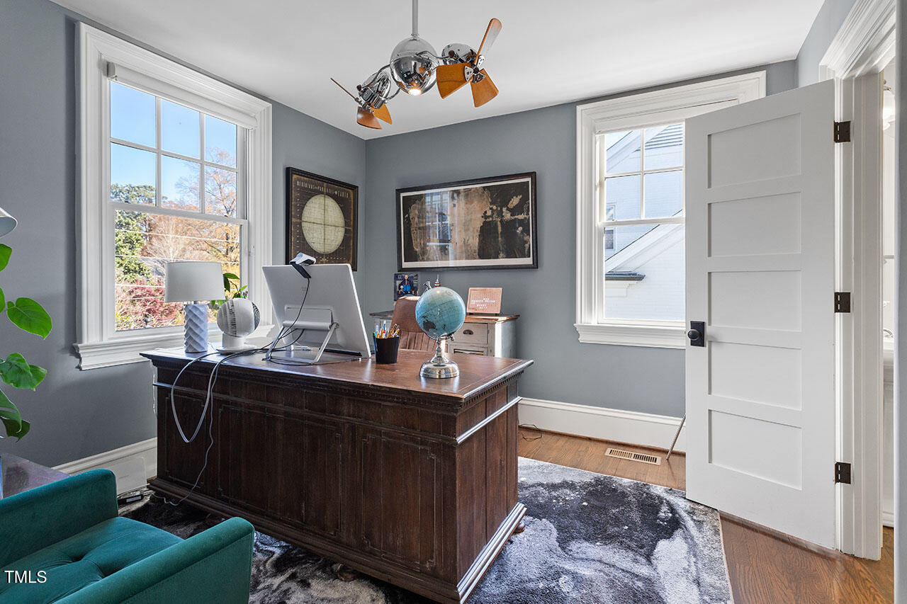 Raleigh, North Carolina 27608, United States, 5 Bedrooms Bedrooms, ,6 BathroomsBathrooms,Residential,Pending,27920