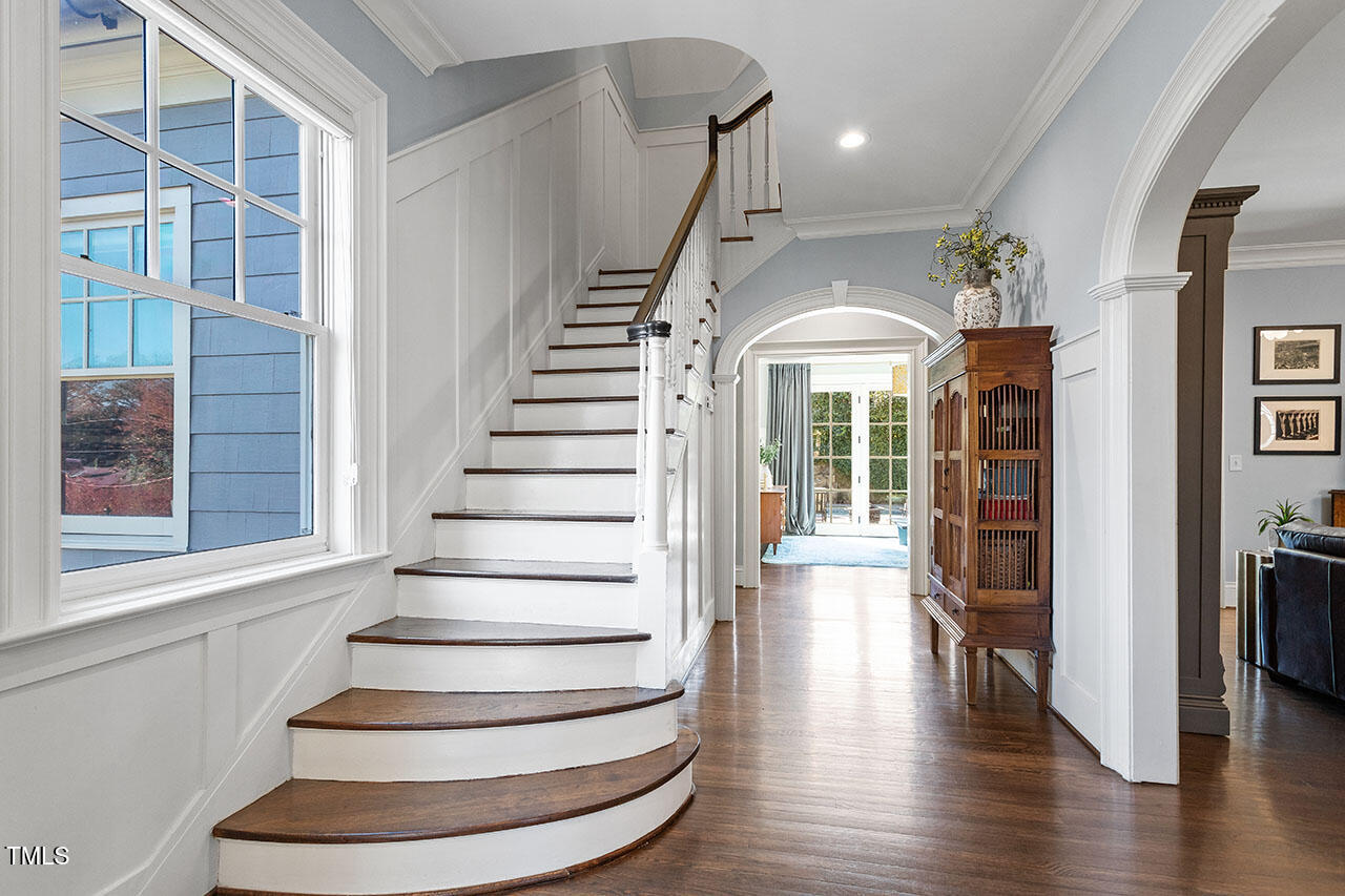 Raleigh, North Carolina 27608, United States, 5 Bedrooms Bedrooms, ,6 BathroomsBathrooms,Residential,Pending,27920