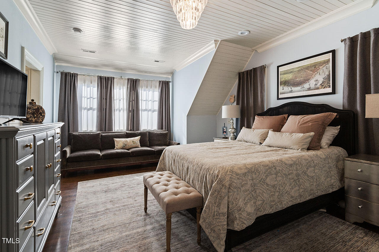 Raleigh, North Carolina 27608, United States, 5 Bedrooms Bedrooms, ,6 BathroomsBathrooms,Residential,Pending,27920